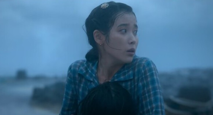 「愛純」悲痛發現小兒子「銅明」已經離世的噩耗。