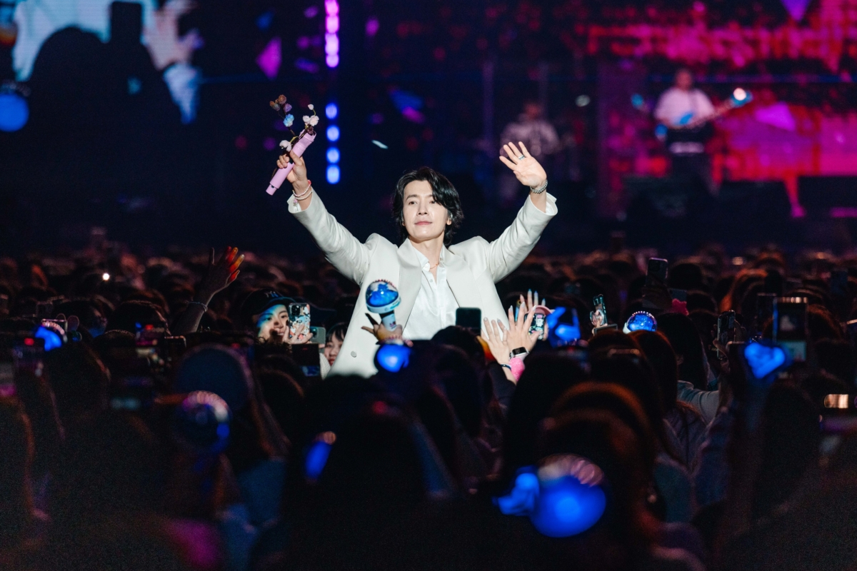 寵粉的東海下台和粉絲近距離互動 (1)