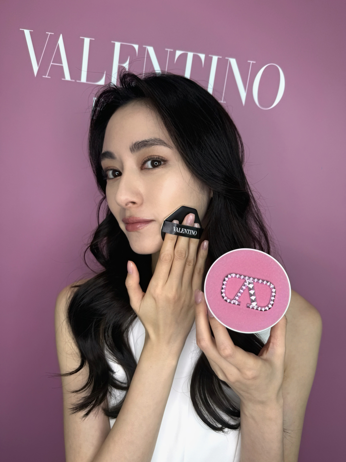 VALENTINO BEAUTY高訂光感氣墊粉餅 夢境粉限定版,NT$ 3,100