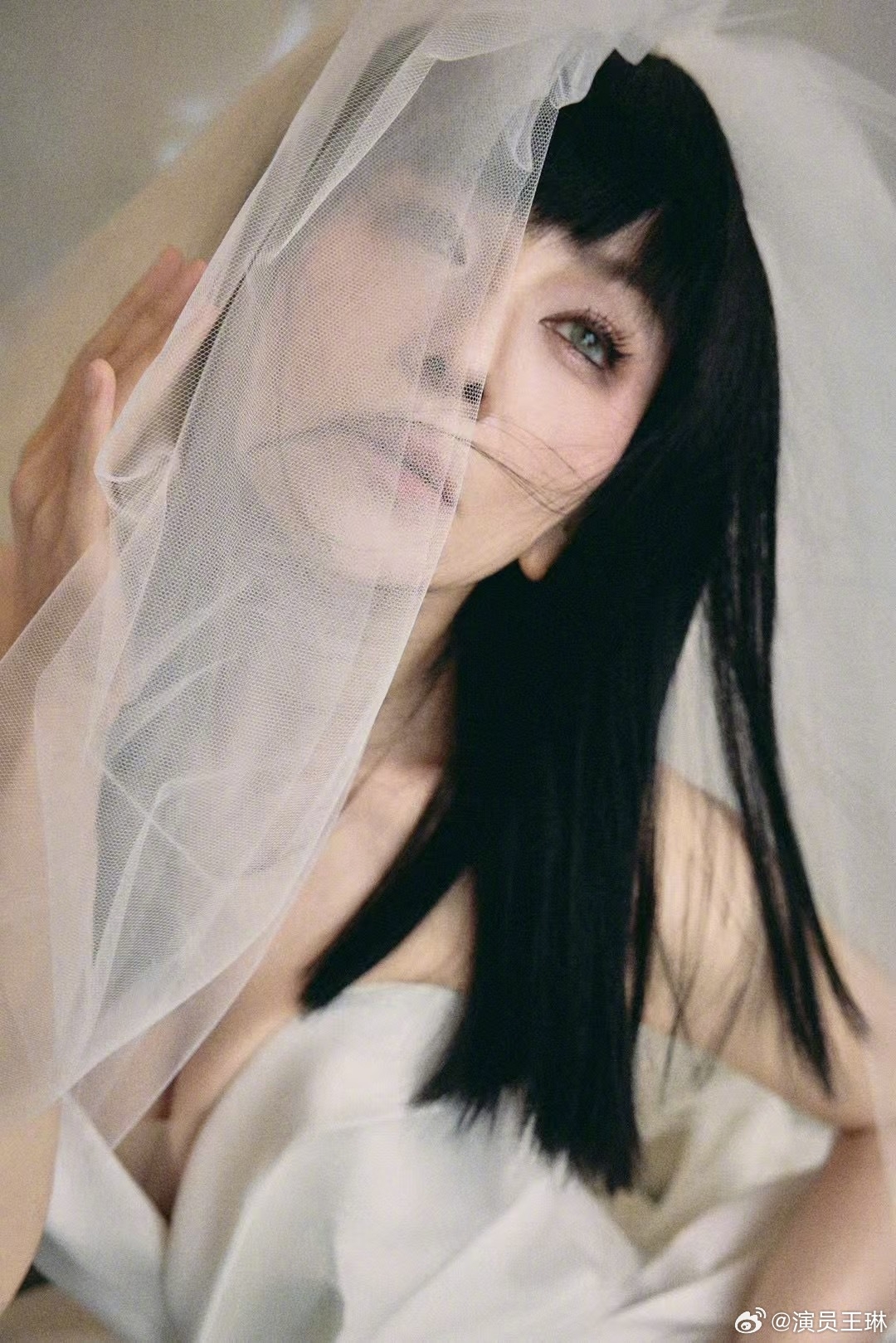 「雪姨」王琳妹妹頭瀏海造型超減齡。