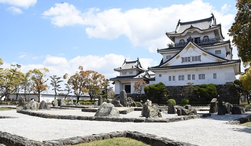 岸和田城位於大阪府岸和田市,是日本著名的歷史城堡之一