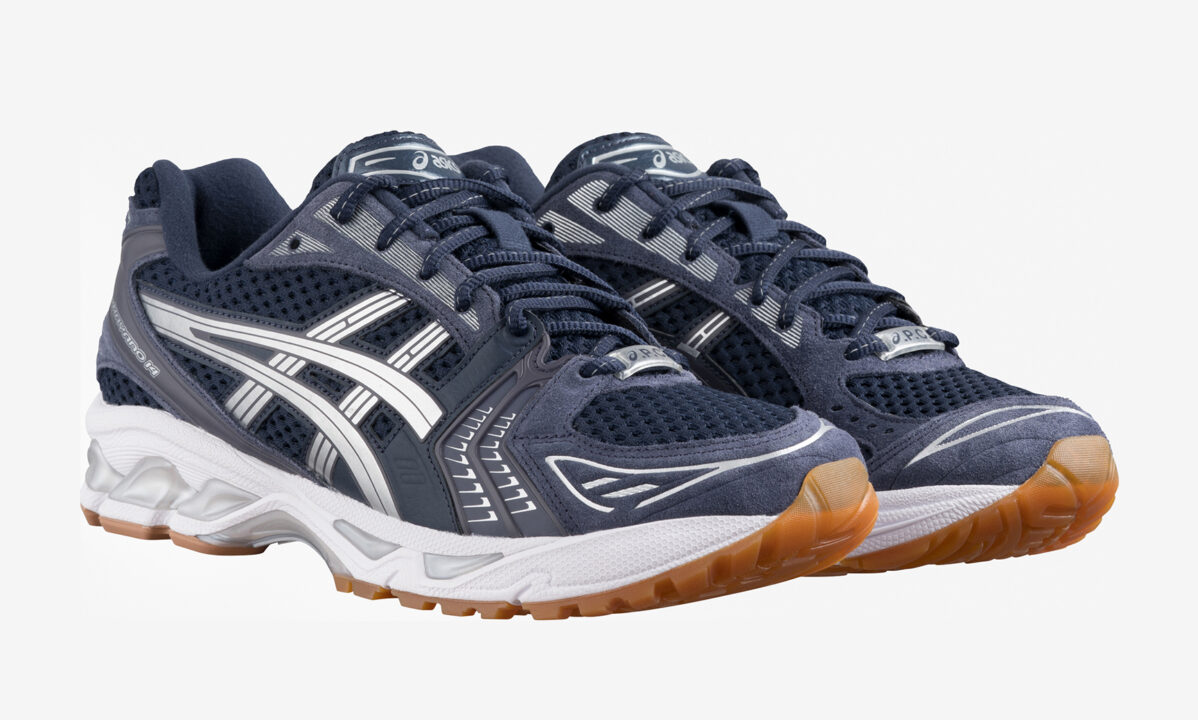 A.P.C. x ASICS 聯名系列藍色中性鞋款,NT$ 7,180(A.P.C.實體門市及ASICS官網獨賣)