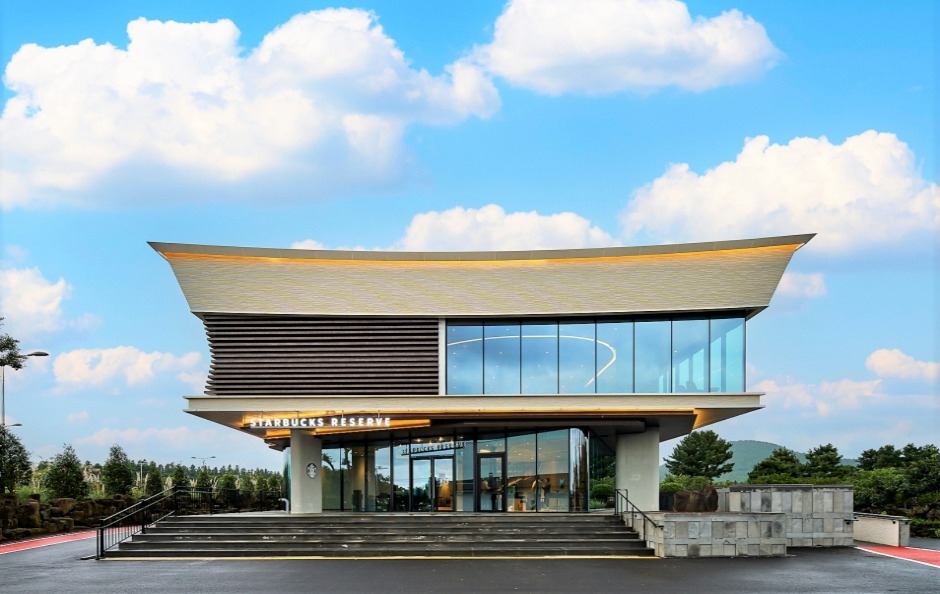 星巴克THE濟州松堂公園R店 (스타벅스 더제주송당파크R)