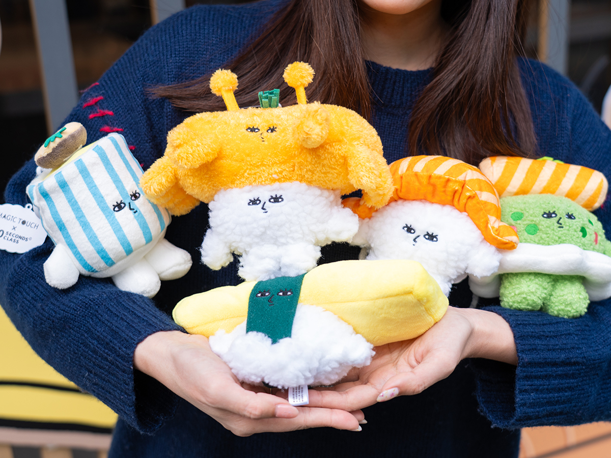 MAGiC TOUCHX「10秒鐘教室」絨毛吊飾,售價:$399元/隻
