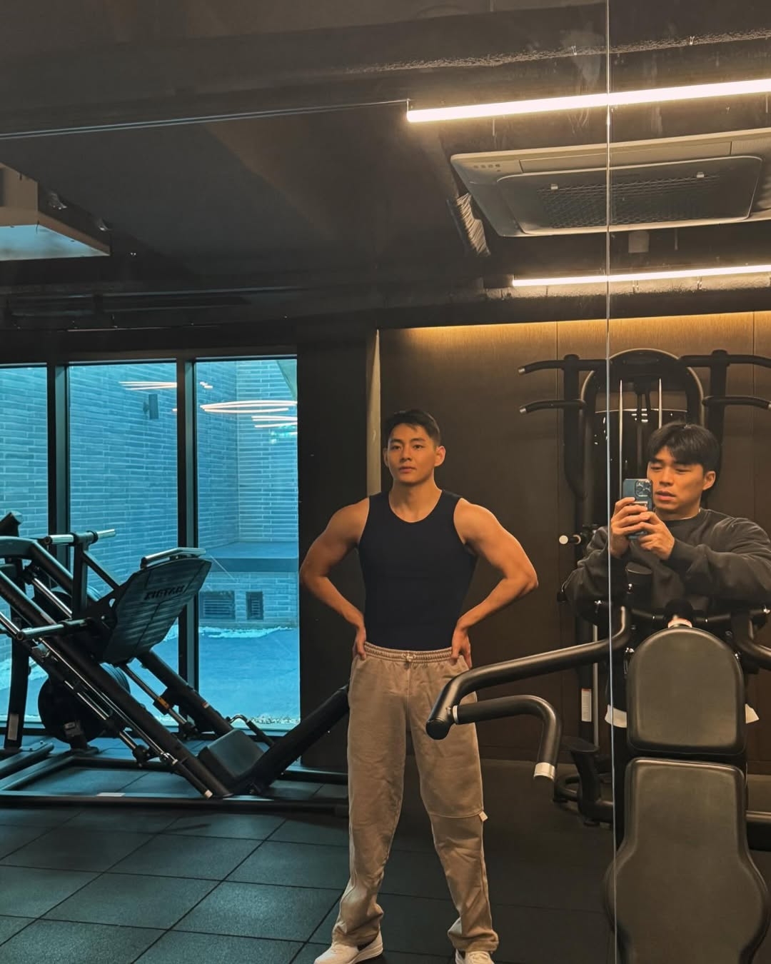 金泰亨在軍中練出肌肉