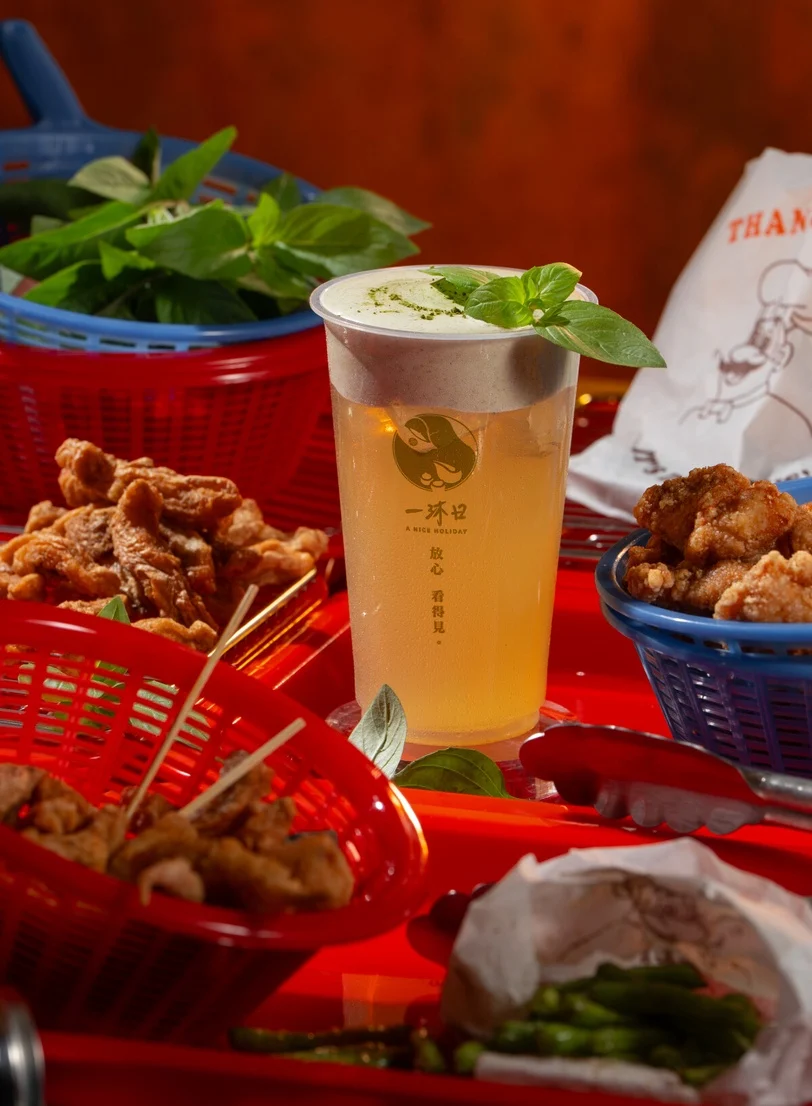 一沐日「高讚塔奶蓋烏龍綠」大膽選用九層塔入茶,再創全台獨家引爆焦點。