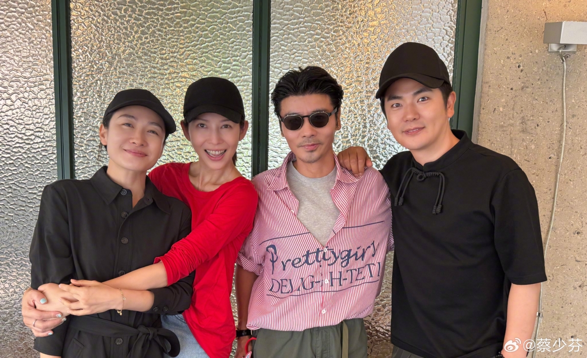 張晉以寵妻聞名,他與蔡少芬是演藝圈的模範夫妻。