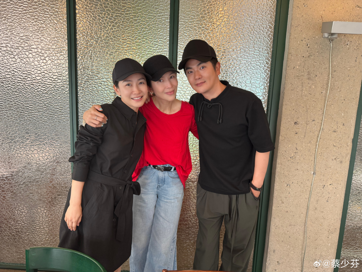 蔡少芬、陶昕然、張曉龍因《後宮甄嬛傳》建立友情。