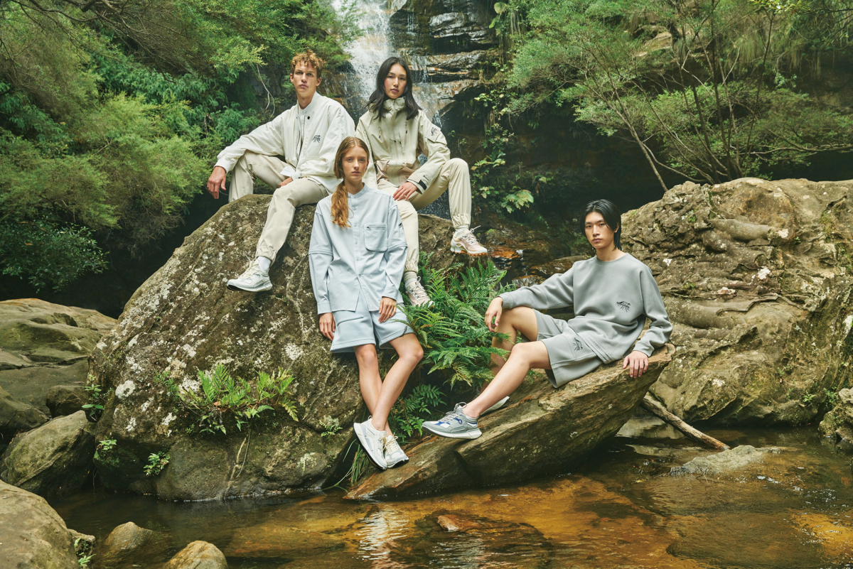 ECCO再度攜手White Mountaineering推出一系列限量服飾與鞋款，演繹山系潮流、機能美學的融合與碰撞