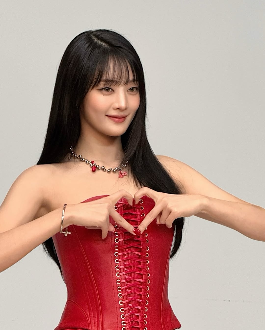 米妮透露沙發仍然放在CUBE