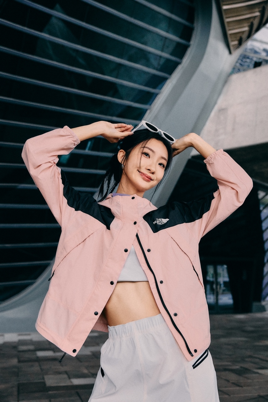 The North Face 女款粉色DryVent防水透氣外套，NT$7,380