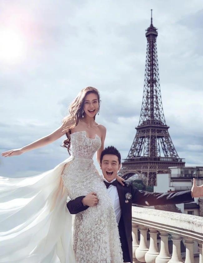 1Angelababy、黃曉明熱戀時愛得高調,2人昔日婚紗照甜笑幸福洋溢。