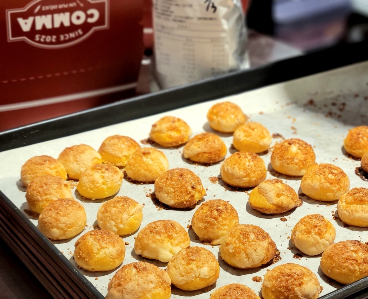 小巧圓潤的「焦糖泡芙」造型討喜可愛。