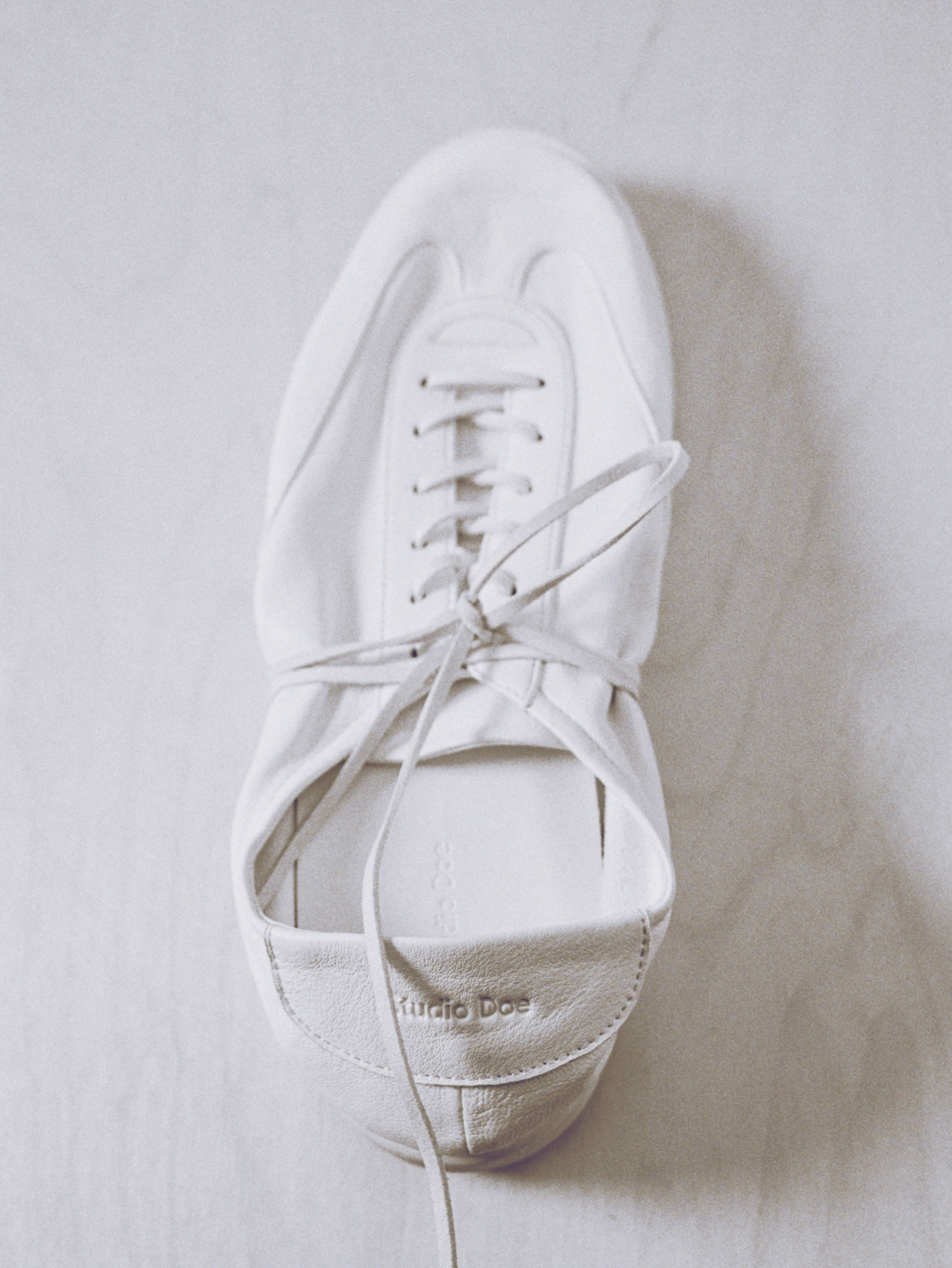 Studio Doe Beyond Basic CL253 輕軟羊皮小白鞋，NT$3,380