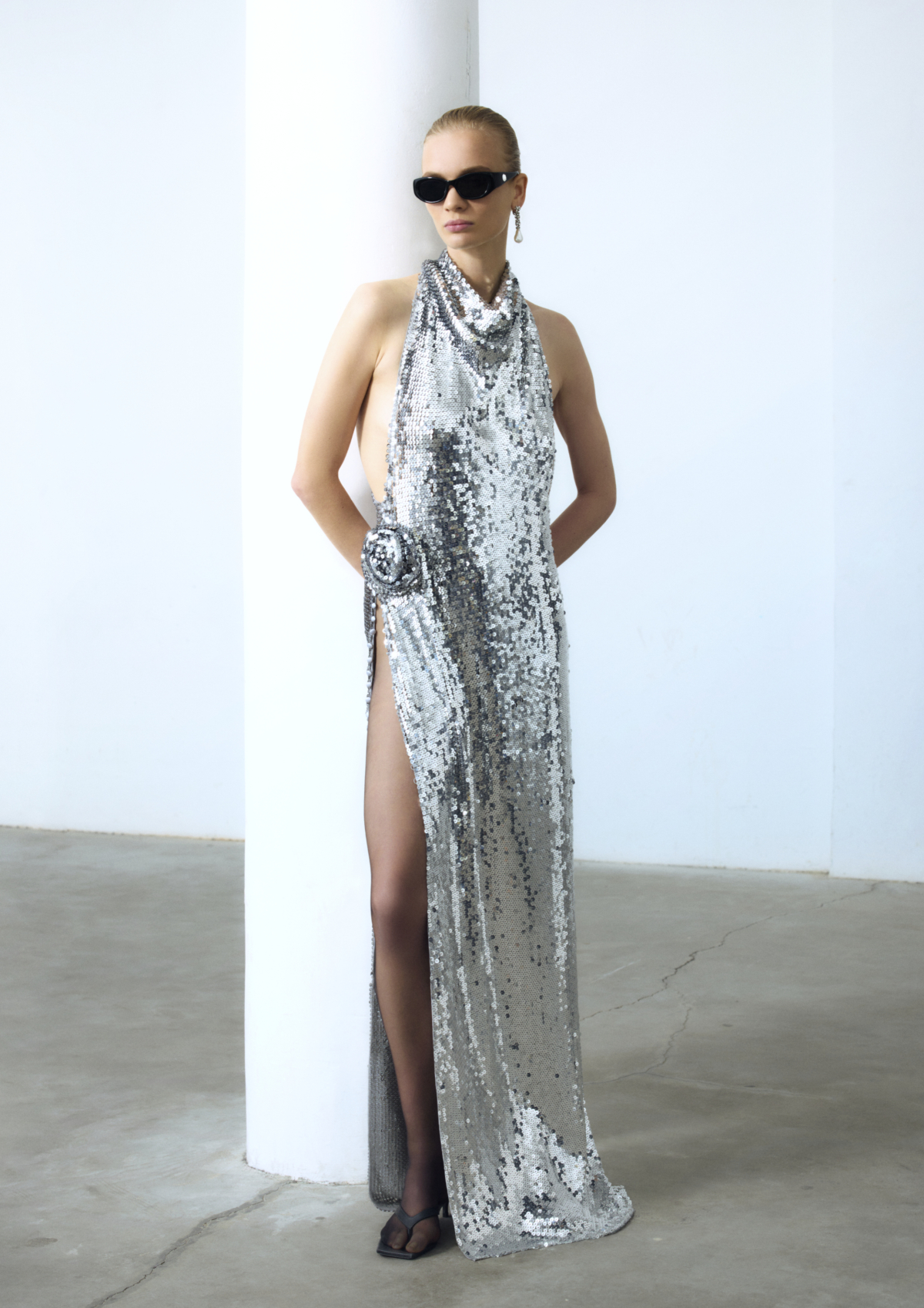 MAGDA BUTRYM H&M 亮片玫瑰貼花及地長洋裝,NT$6,999