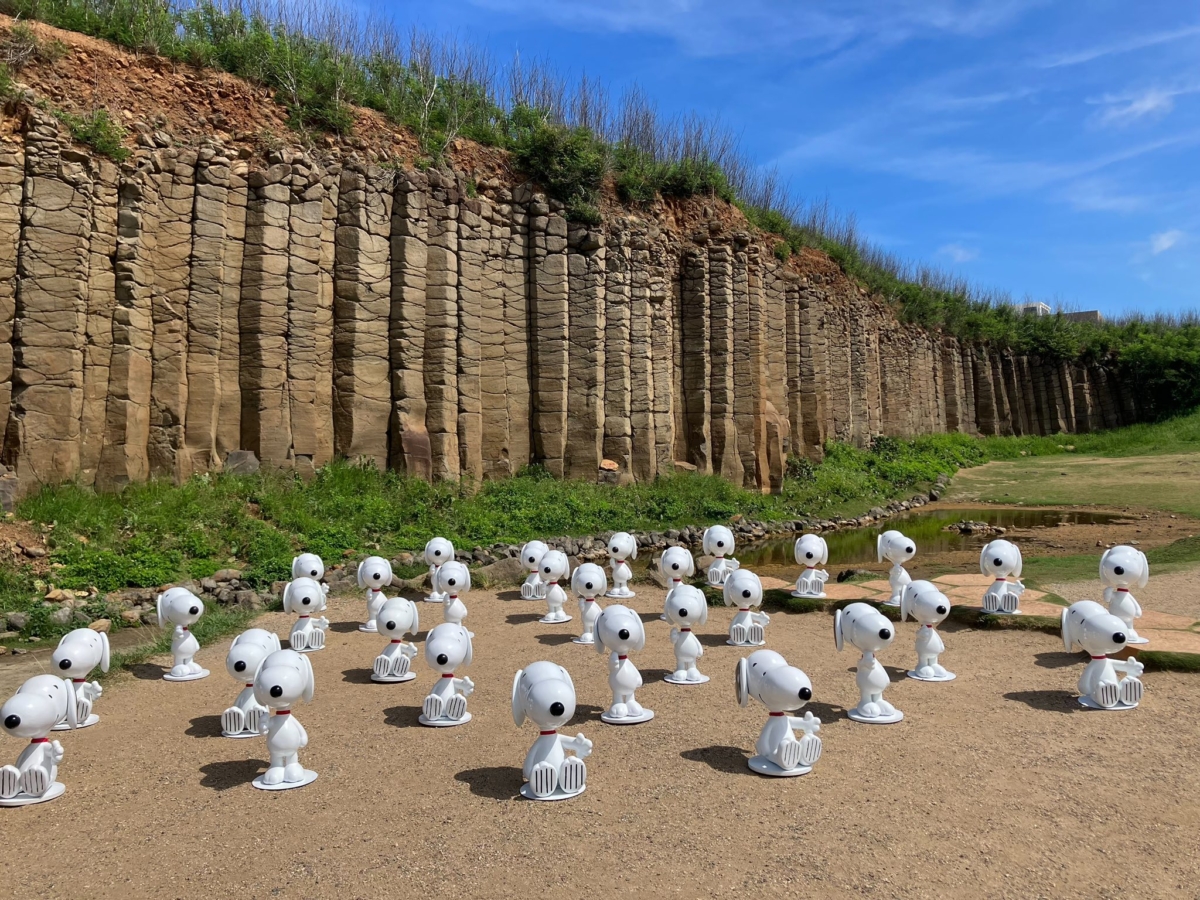 30史努比同時出沒在玄武岩旁超級壯觀