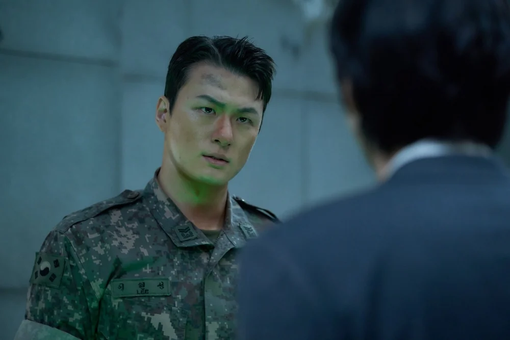 申承浩飾演「李賢誠」