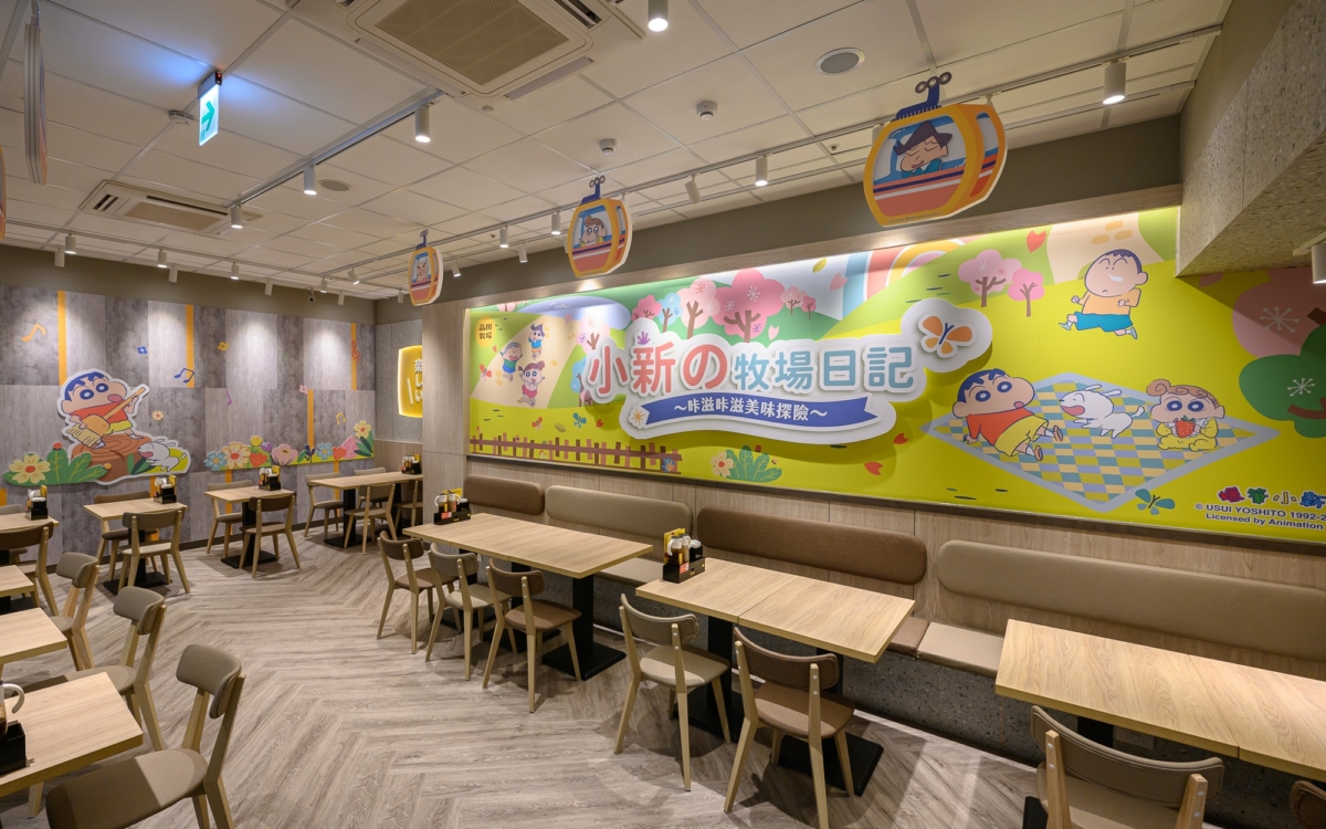 蠟筆小新門店佈置