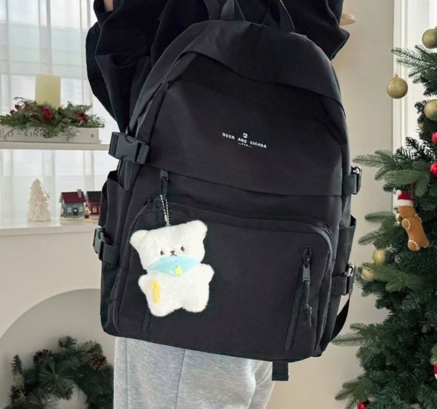 韓國女學生流行後背包掛娃娃