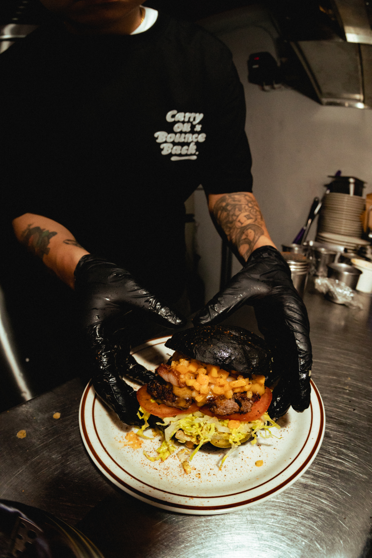 台灣街頭品牌 CARRYON 與台北東區知名美式漢堡店 BOUNCE BACK 聯手