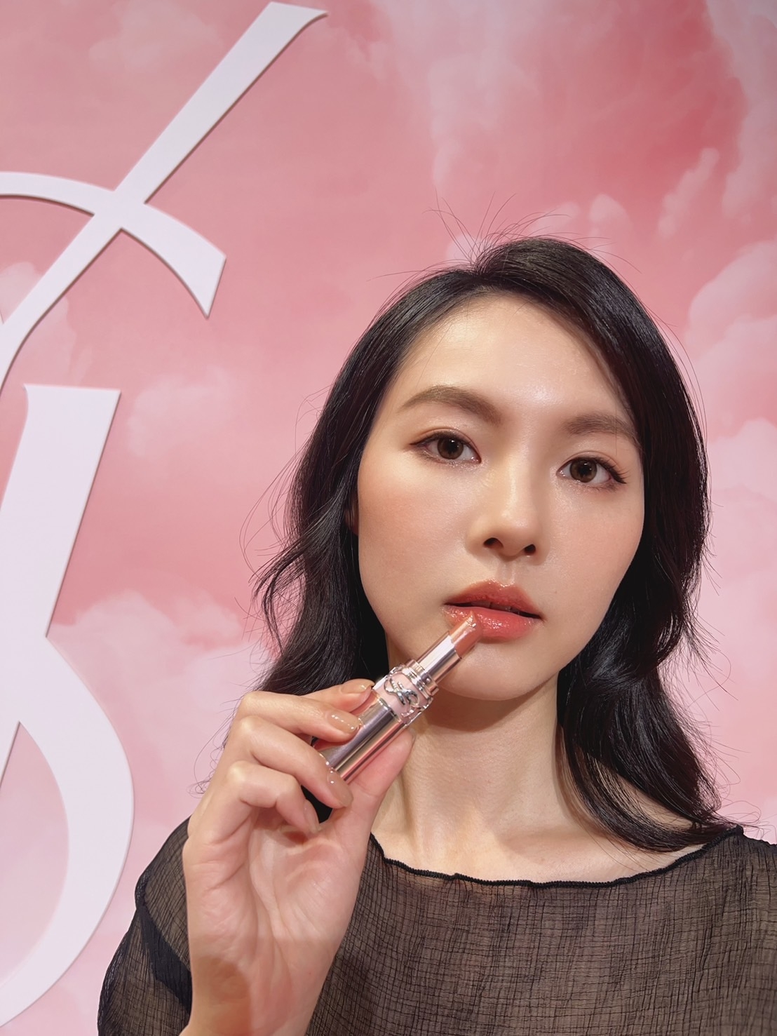 YSL 情挑誘光水唇膏#8B告白裸粉,NT$1,580