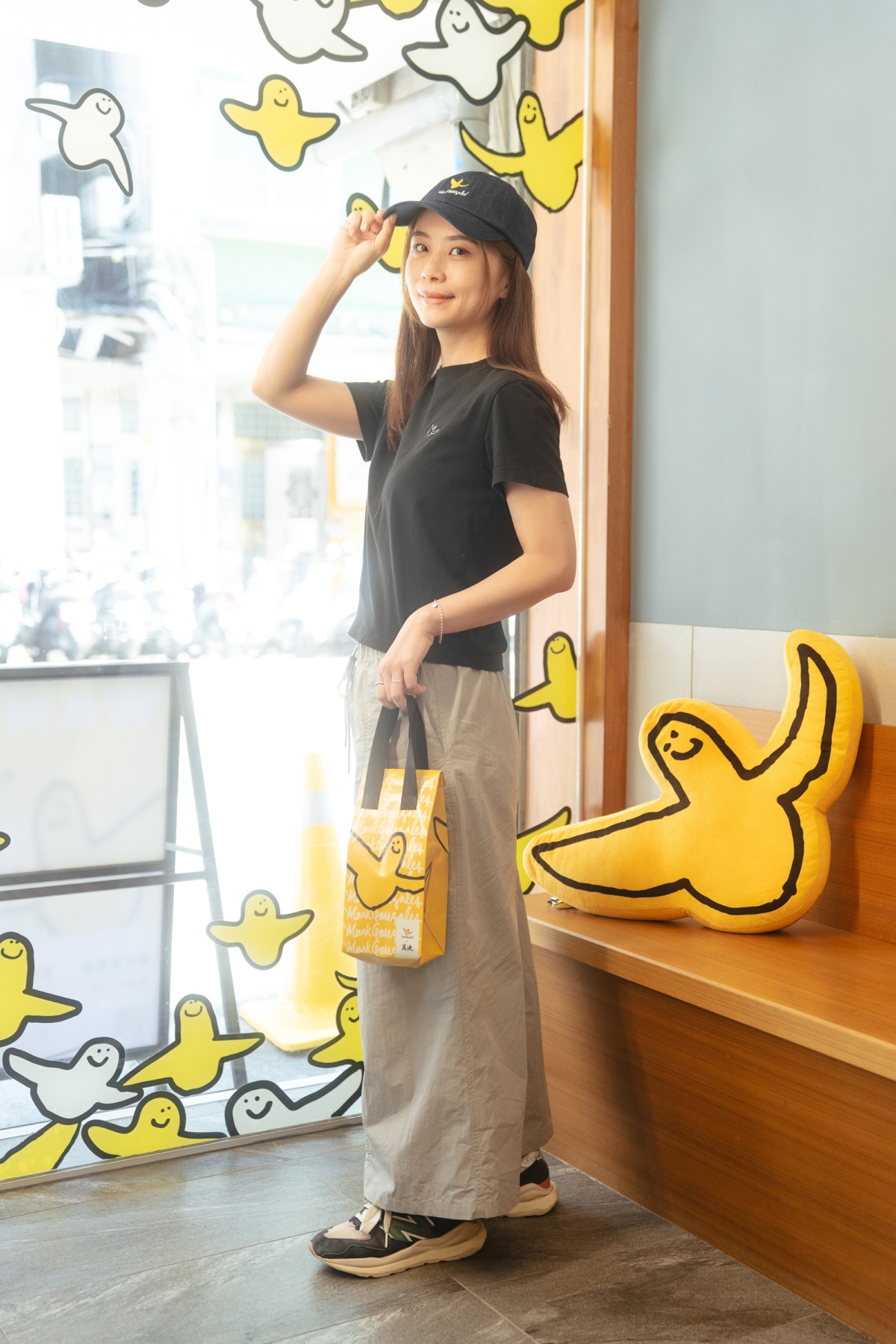 Mark Gonzales X 萬波 聯名商品照 (品牌購買任兩件即贈保冷袋) 數量有限送完為止