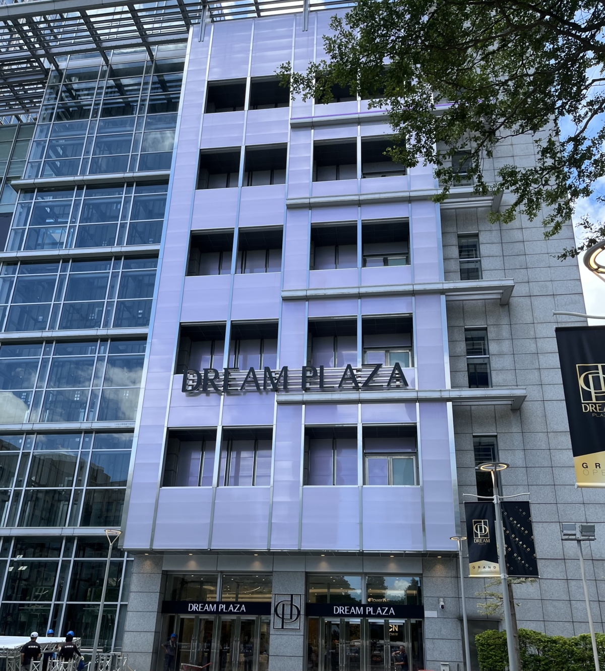 台北信義區百貨「DREAM PLAZA」