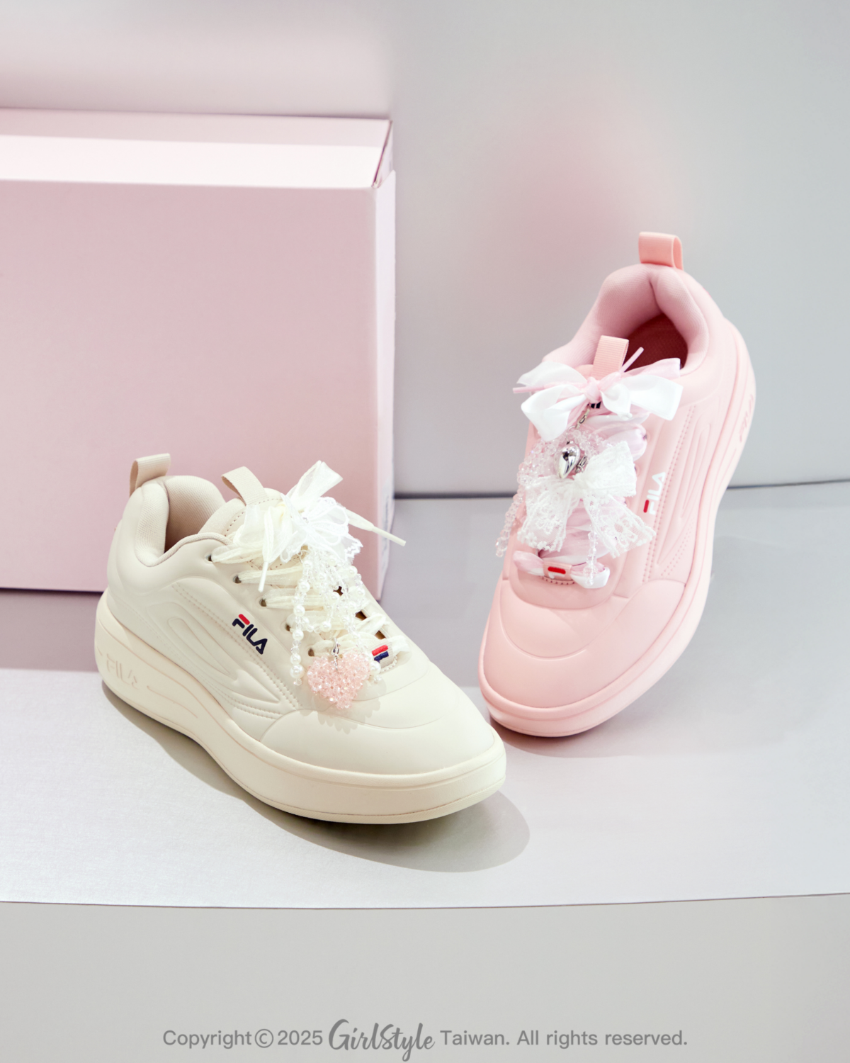 草莓粉及奶油白色!最夢幻爆擊的代表款!