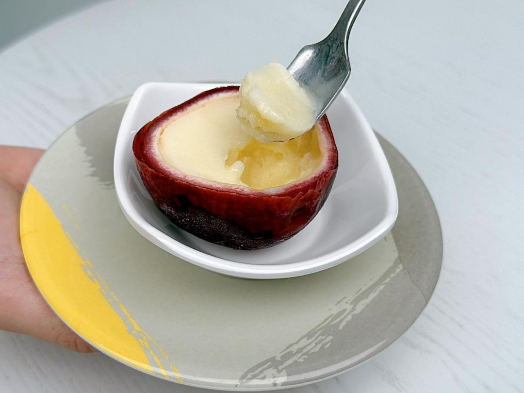 爭鮮「百香果冰沙」口感綿密細緻，令不少饕客吃到停不下來！