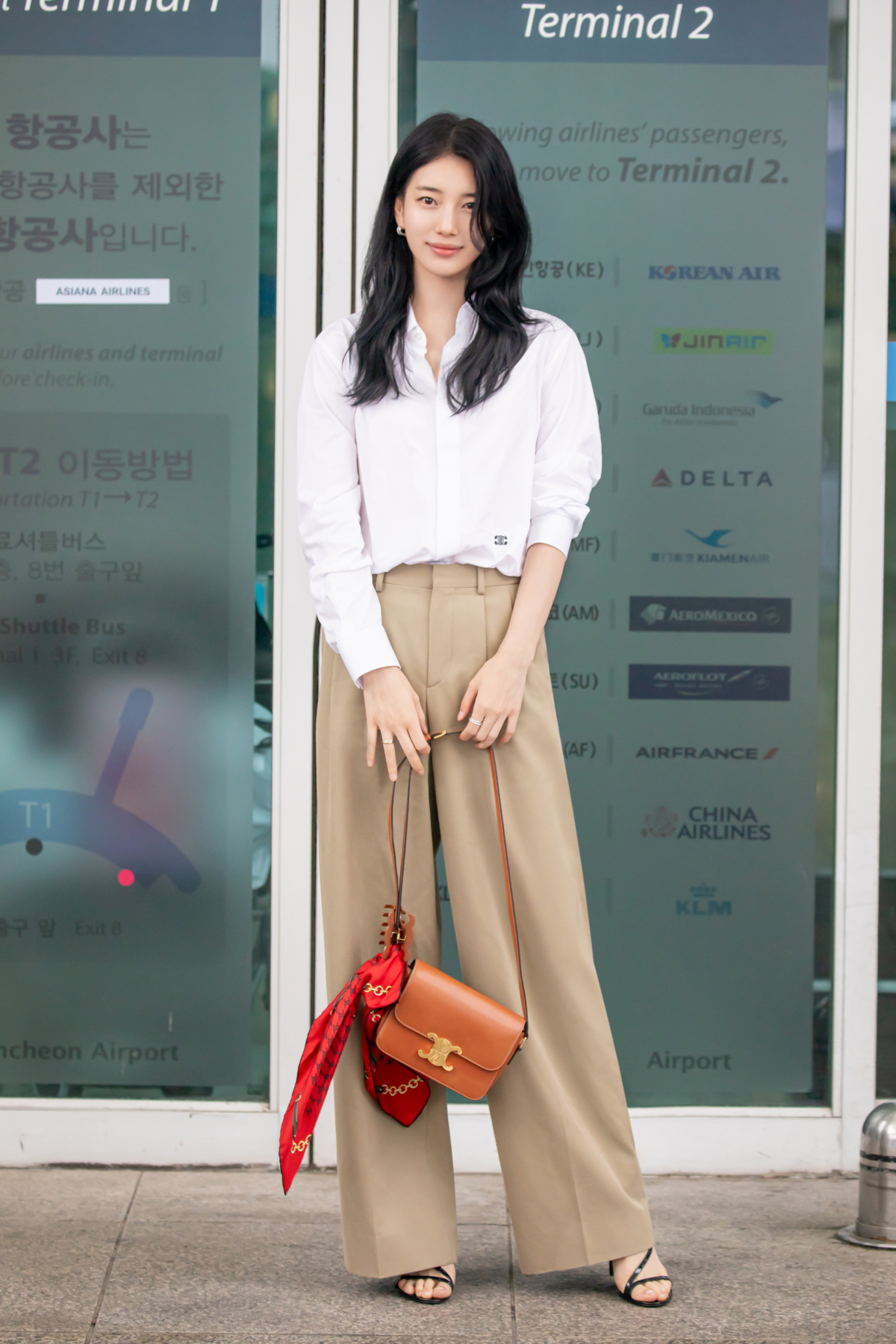 CELINE 全球品牌大使裴秀智啟程巴黎出席 CELINE 2026 春季時裝秀