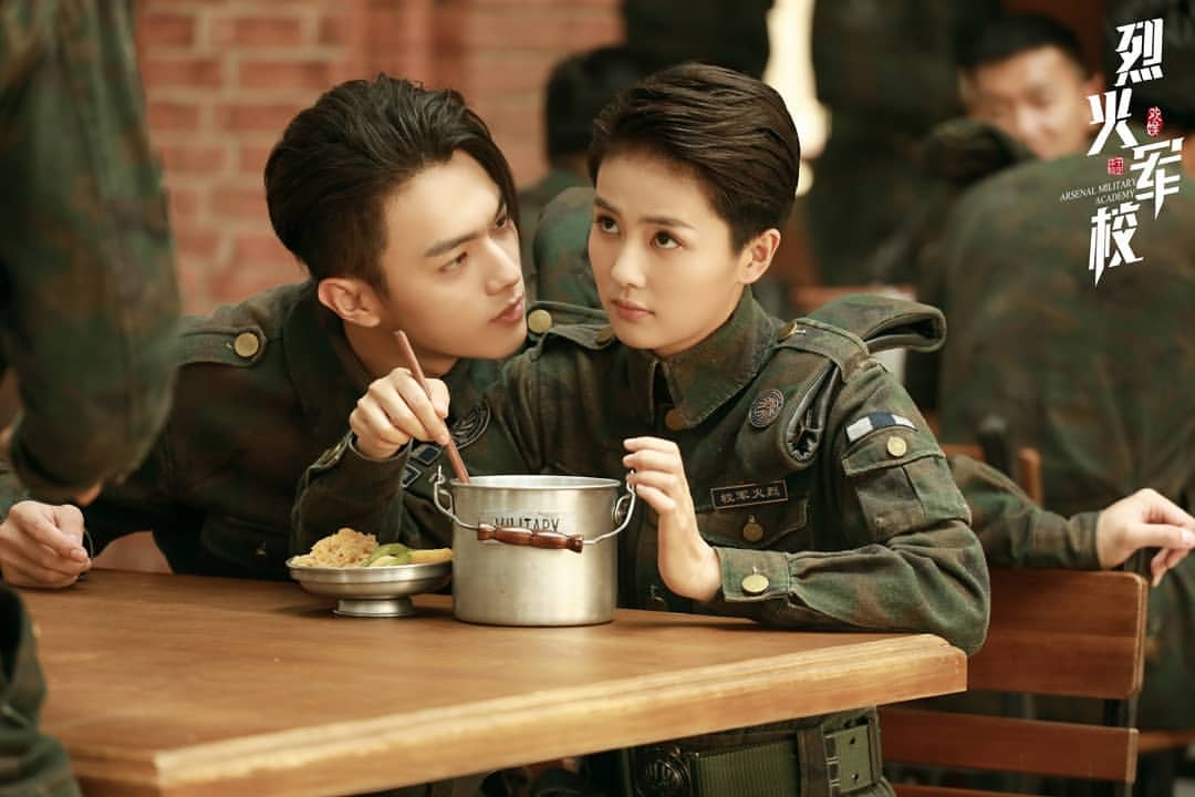 許凱與白鹿曾經因一雙高跟鞋被爆出同居情。