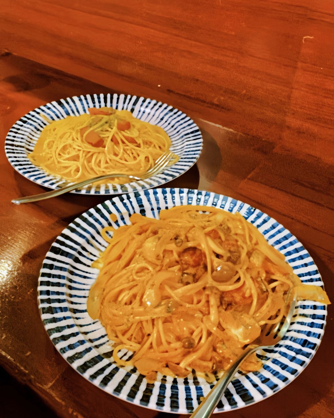 推薦日劇中最常出現的經典款「拿坡里培根麵」。