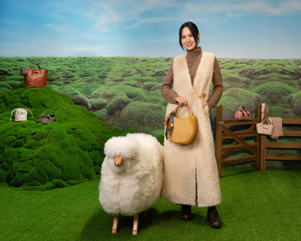 Longchamp邀請金曲歌后孫盛希開啟一場從鄉間到都市的風格探索之旅。