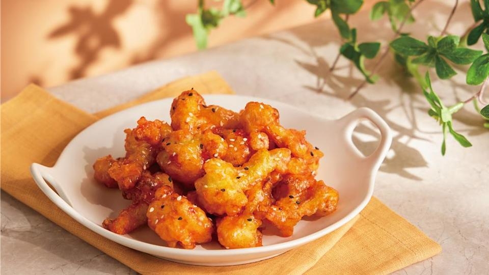 「果然匯」88-810提供「爸氣升級」賞味之選「韓式洋釀炸花椰」，口感酥脆香辣。