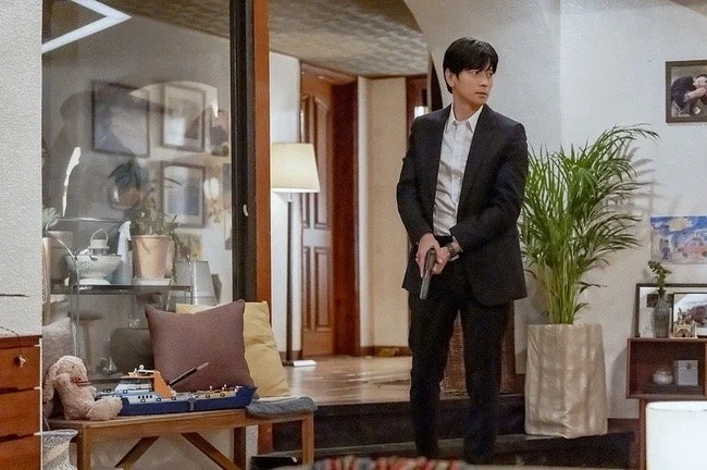 《暴風圈》姜棟元劇照