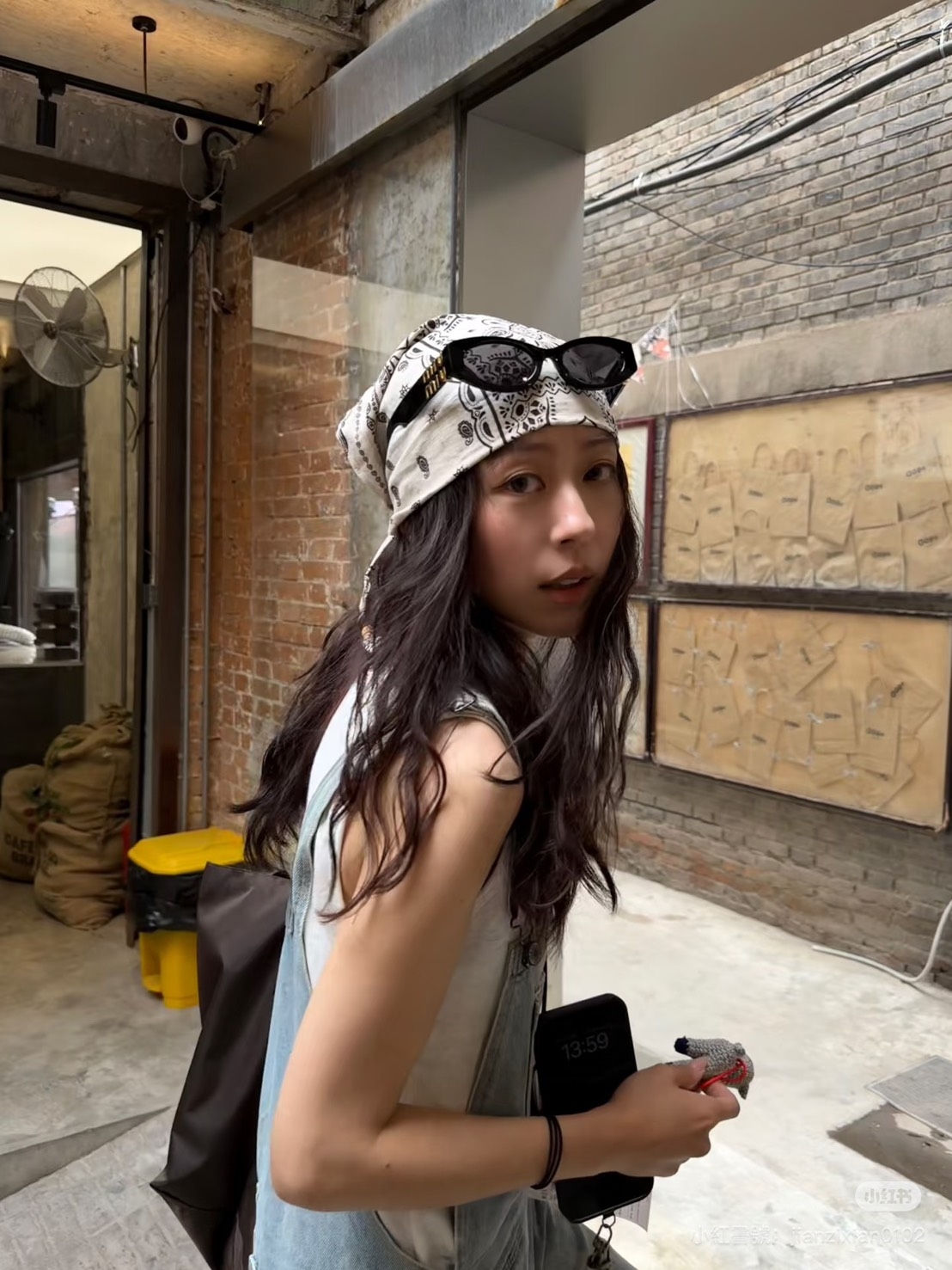 復古波浪捲配絲巾