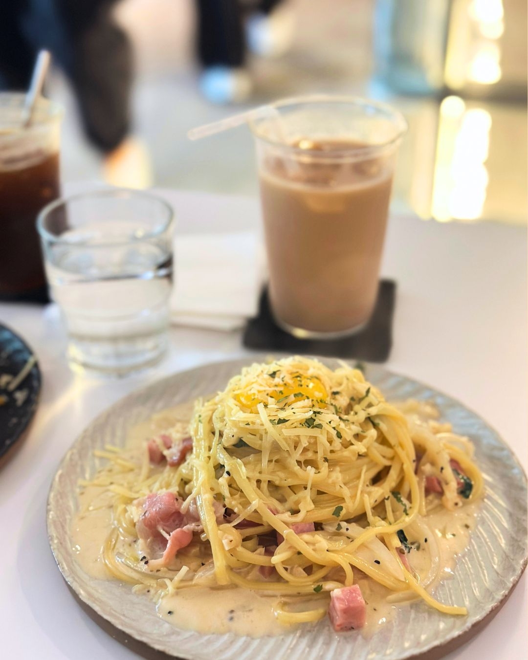 目前店內只有販售4種義大利麵，麵條軟硬度剛剛好、醬汁濃郁。