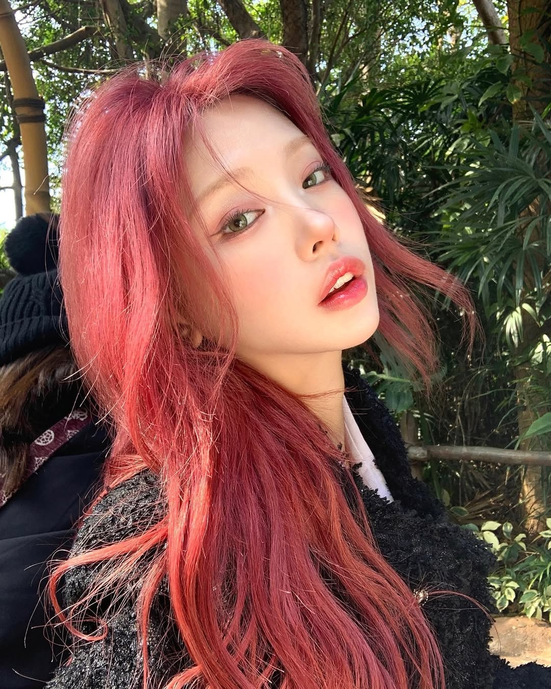 酒紅莓果色