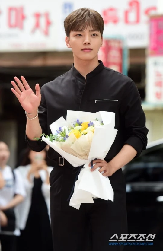 以前的呂珍九..