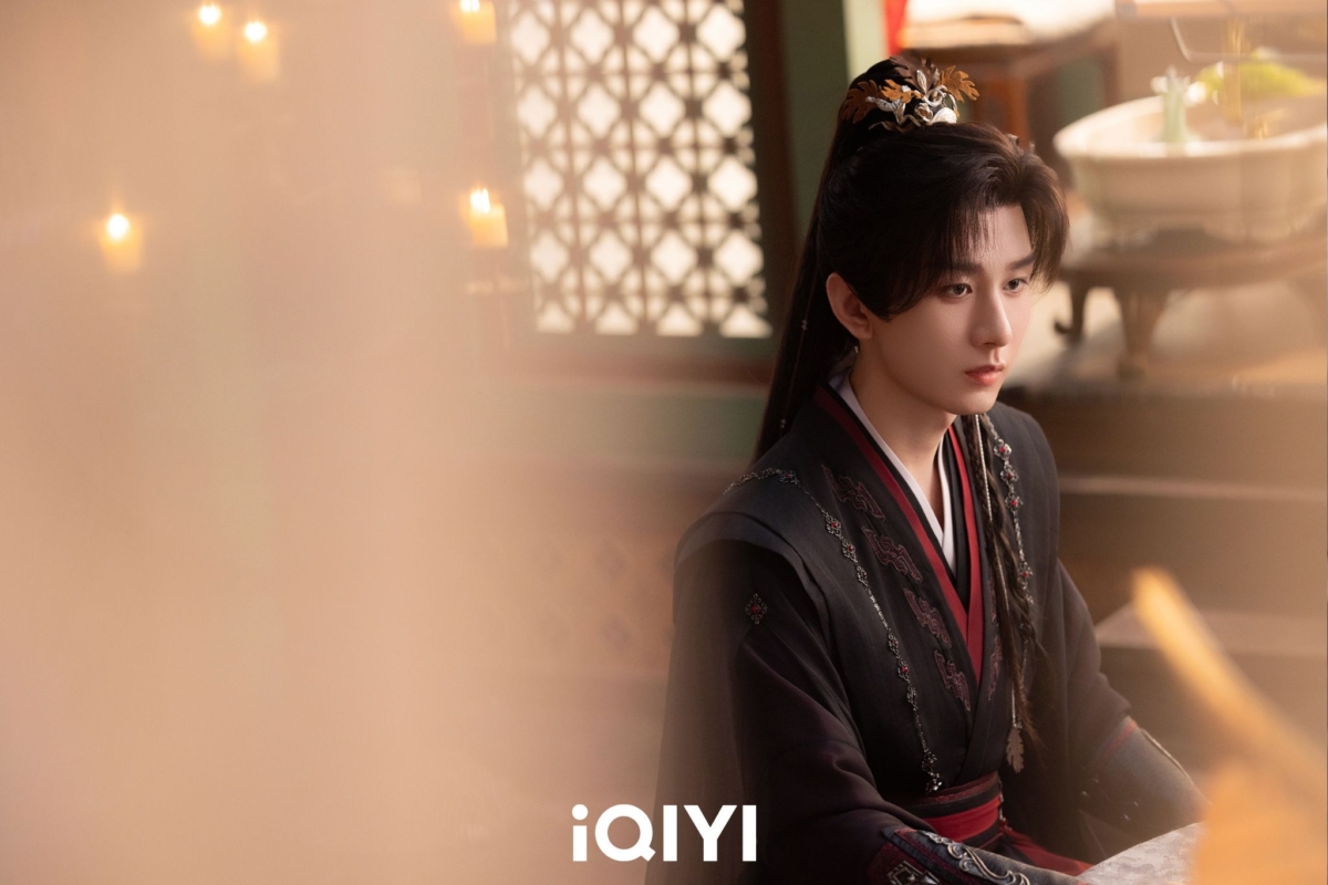 《赴山海》成毅誤闖小說世界從社畜變俠客