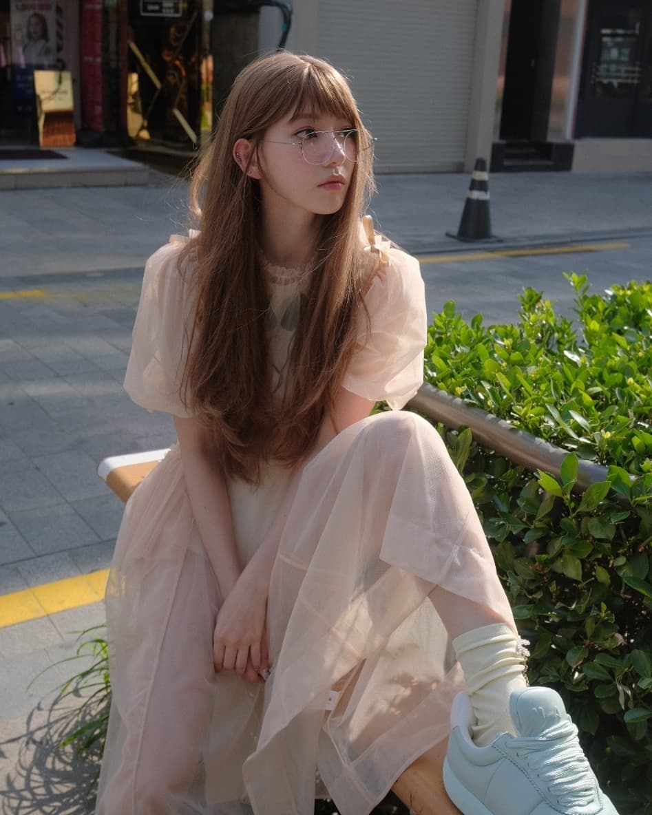 奶茶米灰：溫柔顯白款