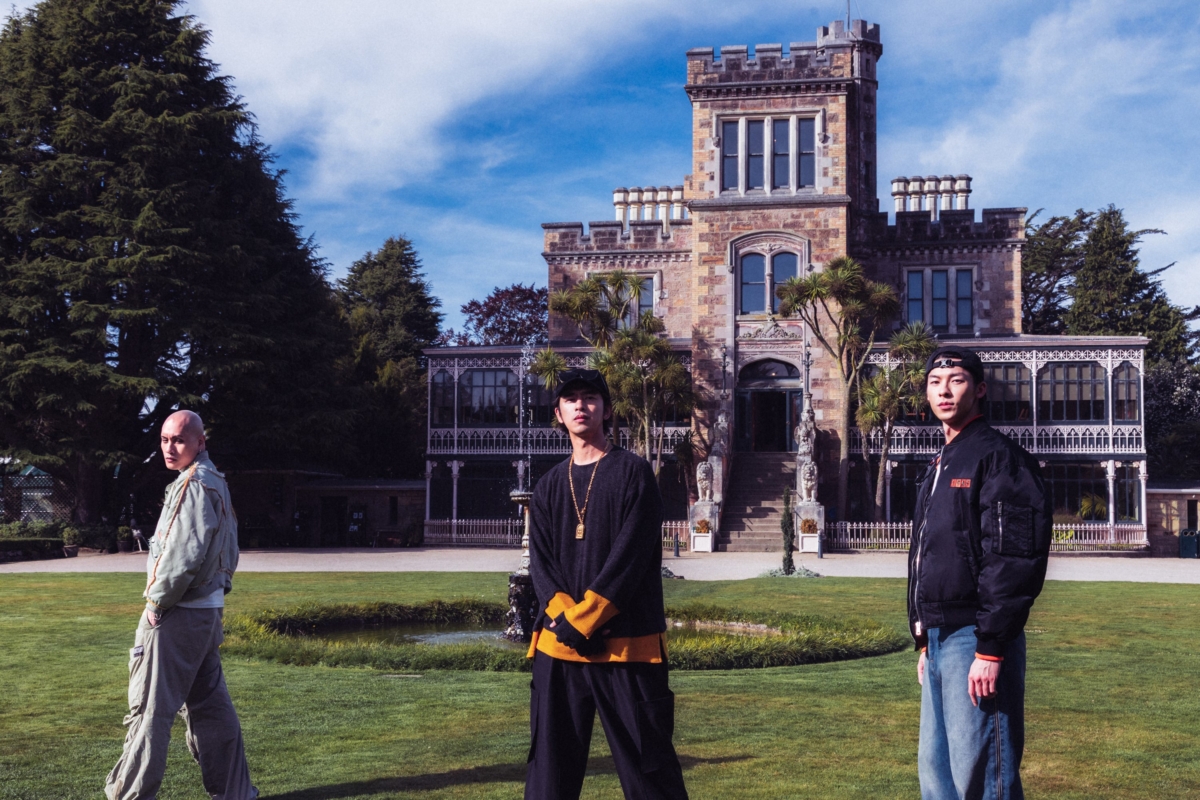 黃宣、陳柏霖、許光漢來到百年歷史的城堡