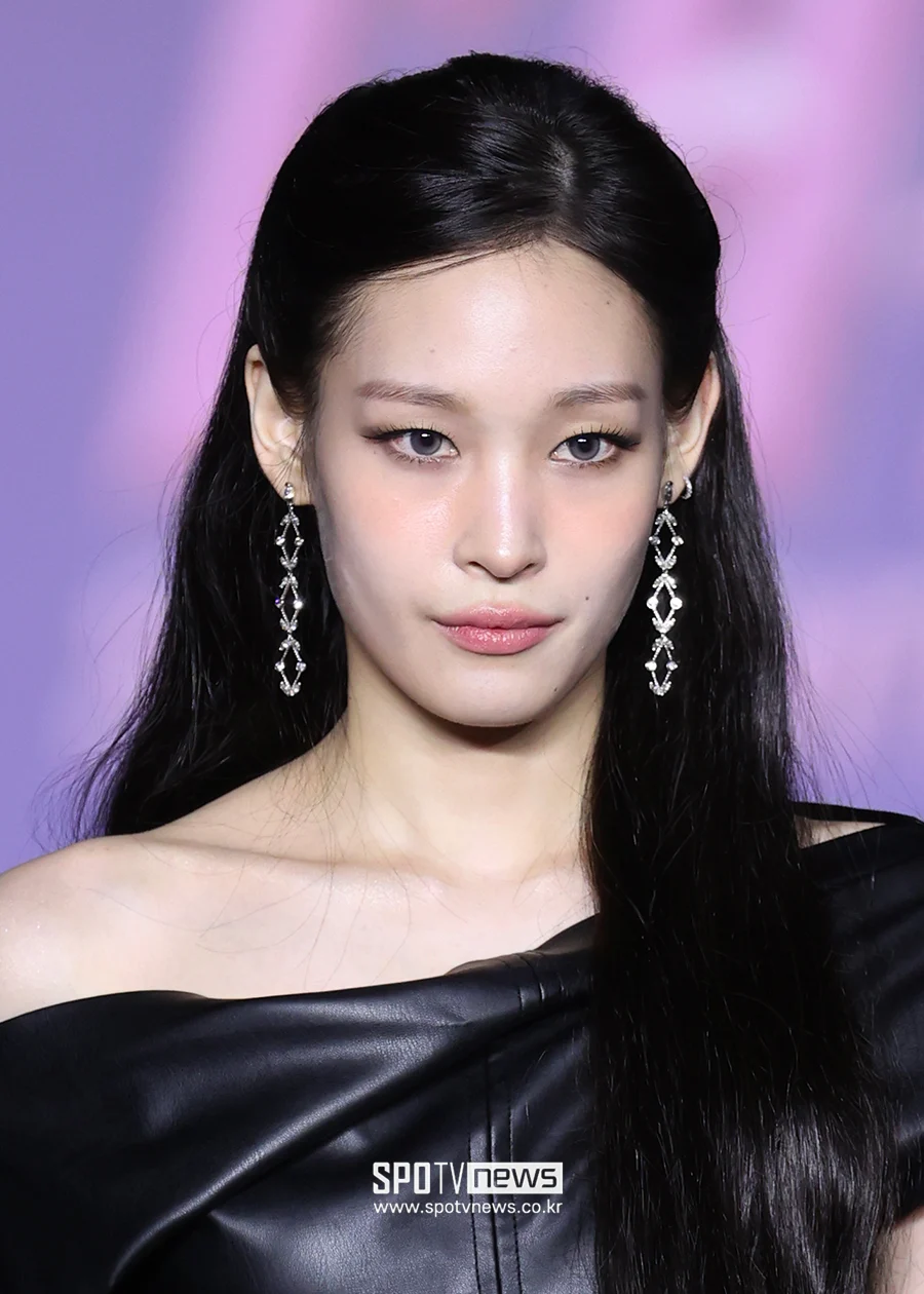 新世界集團李明熙會長的外孫女文徐允今年出道