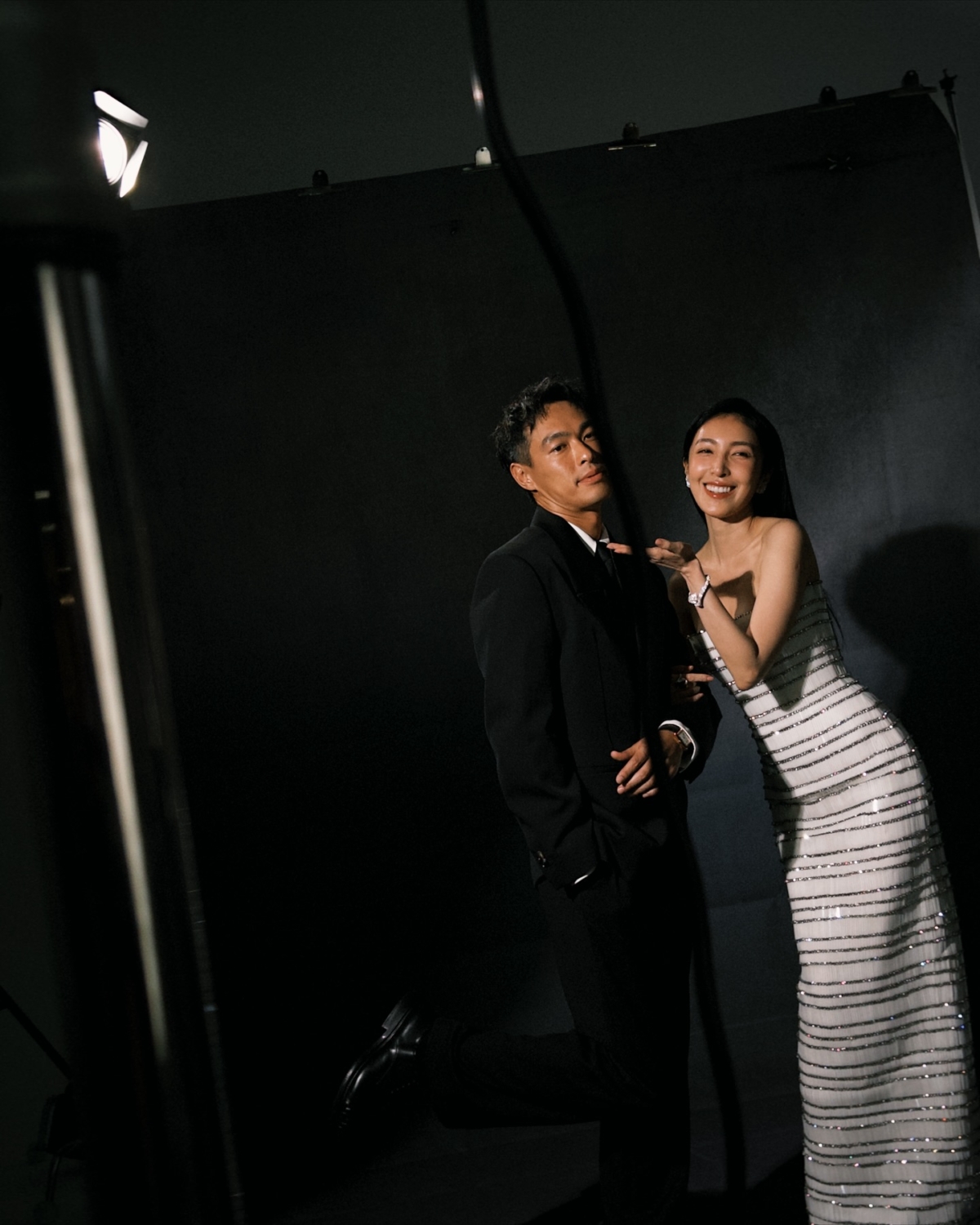 楊謹華、楊祐寧在第60屆金鐘獎後台合影。