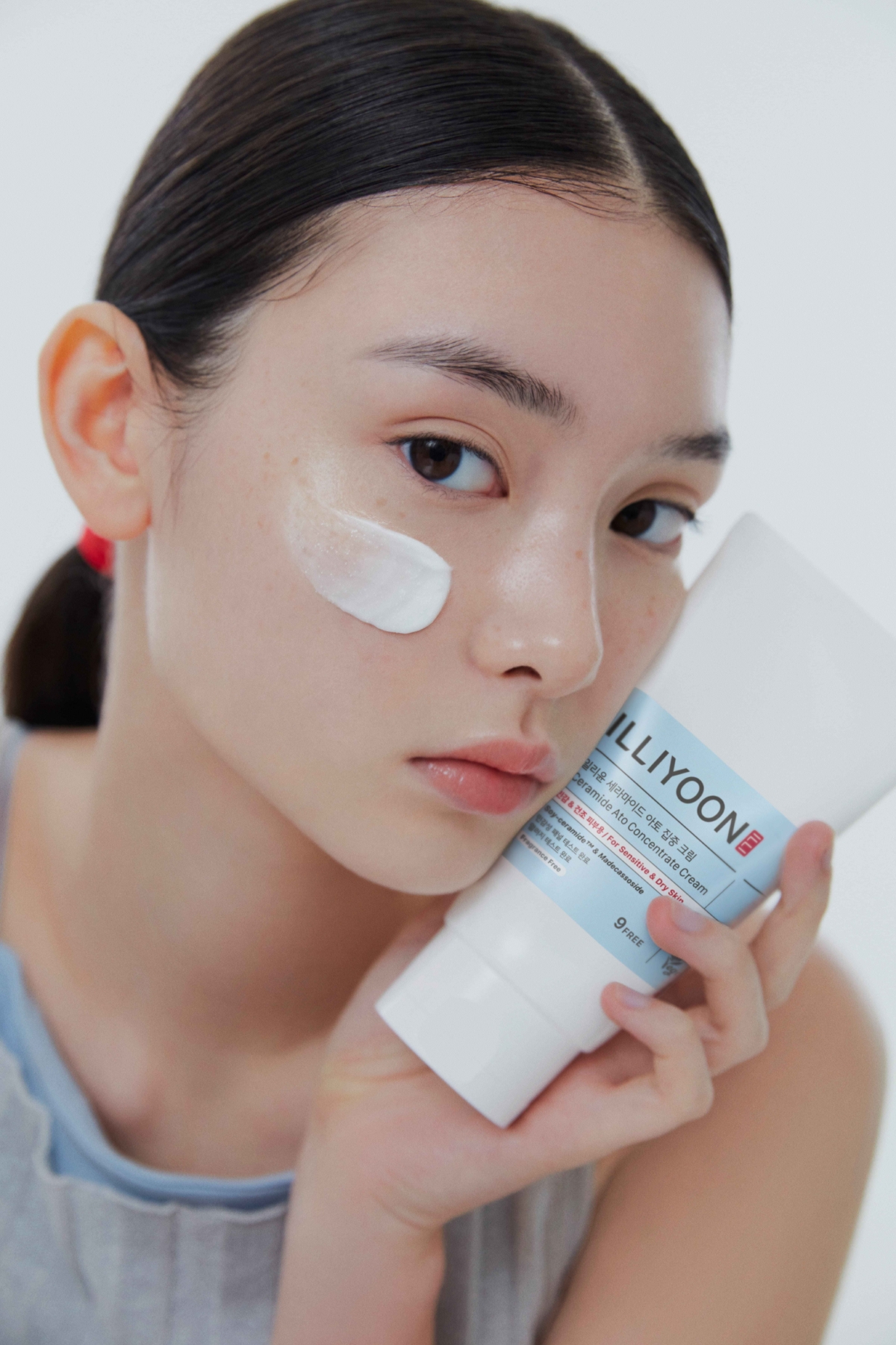 一理潤 ILLIYOON 神經醯胺舒敏集中修護霜 200ml,NT$800