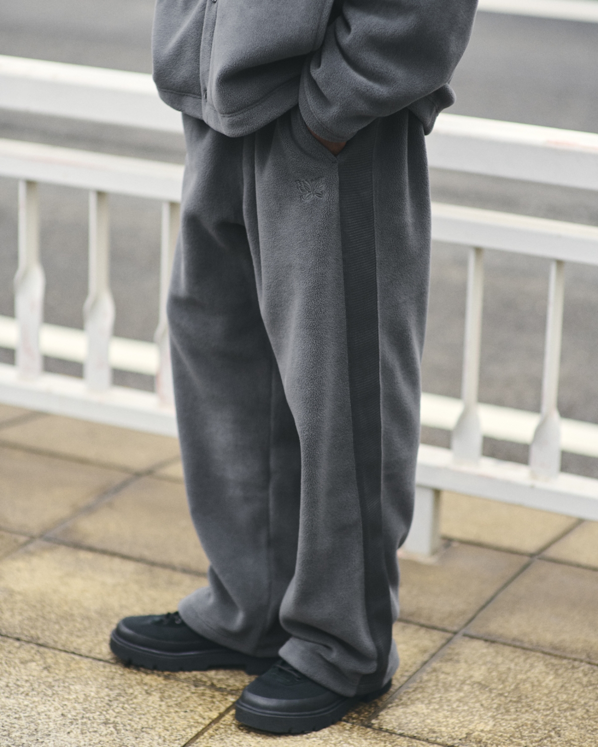 UNIQLO X NEEDLES：刷毛寬褲，NT$ 1,290