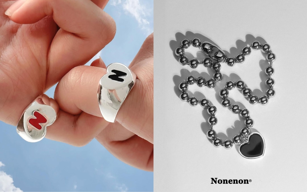 材質多用不鏽鋼、925 純銀、鍍金搭配琺瑯、壓克力與彩色珠串。