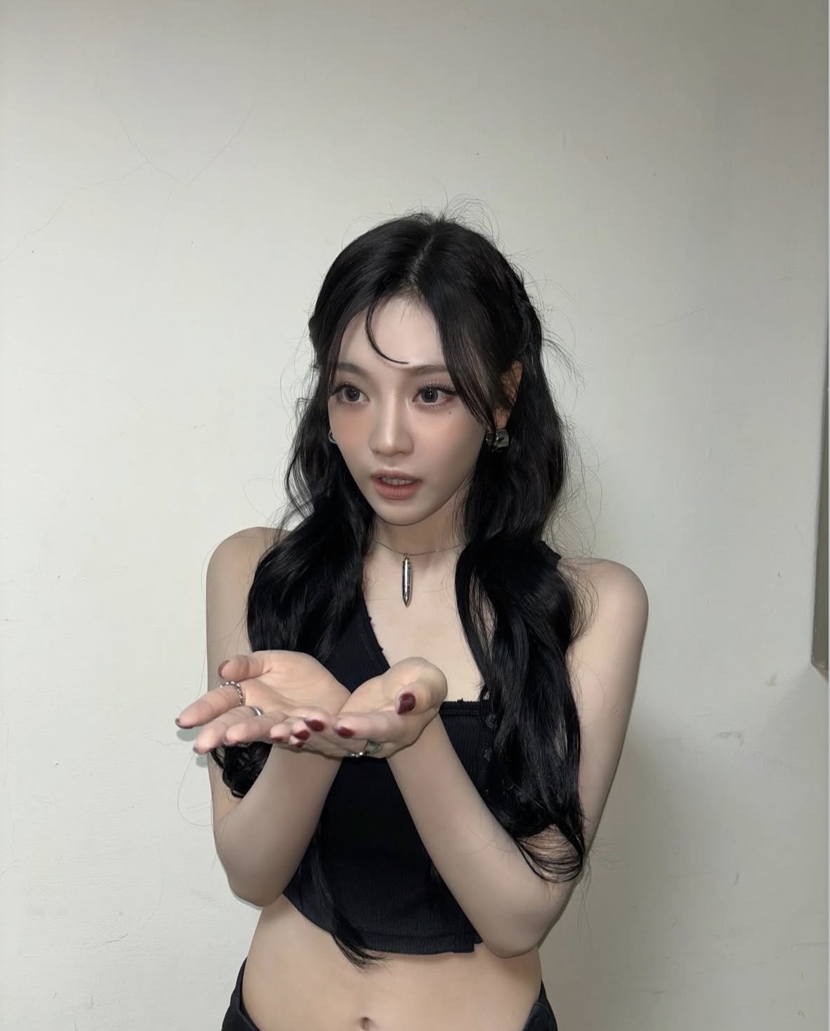 寧寧的妝容經常打亮鼻頭！