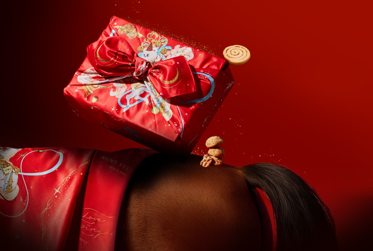 「春舞之匣」與「春舞之錦」結合原木與織布的高雅設計，打造節慶贈禮的極致品味。