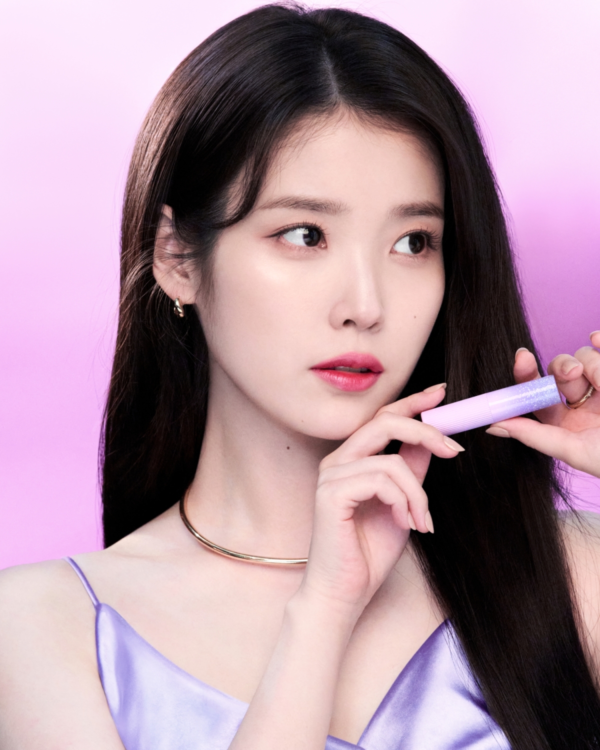 韓國超人氣女星IU「仙氣冰透紫」妝容